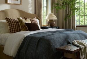 Earthy Moody Bedroom Ideas for Small Apartments That Feel Surprisingly Luxurious