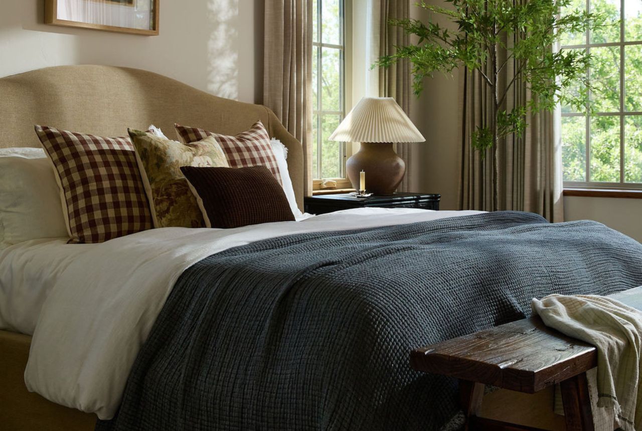You are currently viewing Earthy Moody Bedroom Ideas for Small Apartments That Feel Surprisingly Luxurious