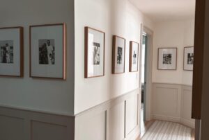 Read more about the article How to Create a Hallway Gallery Wall That Feels Collected, Not Cluttered