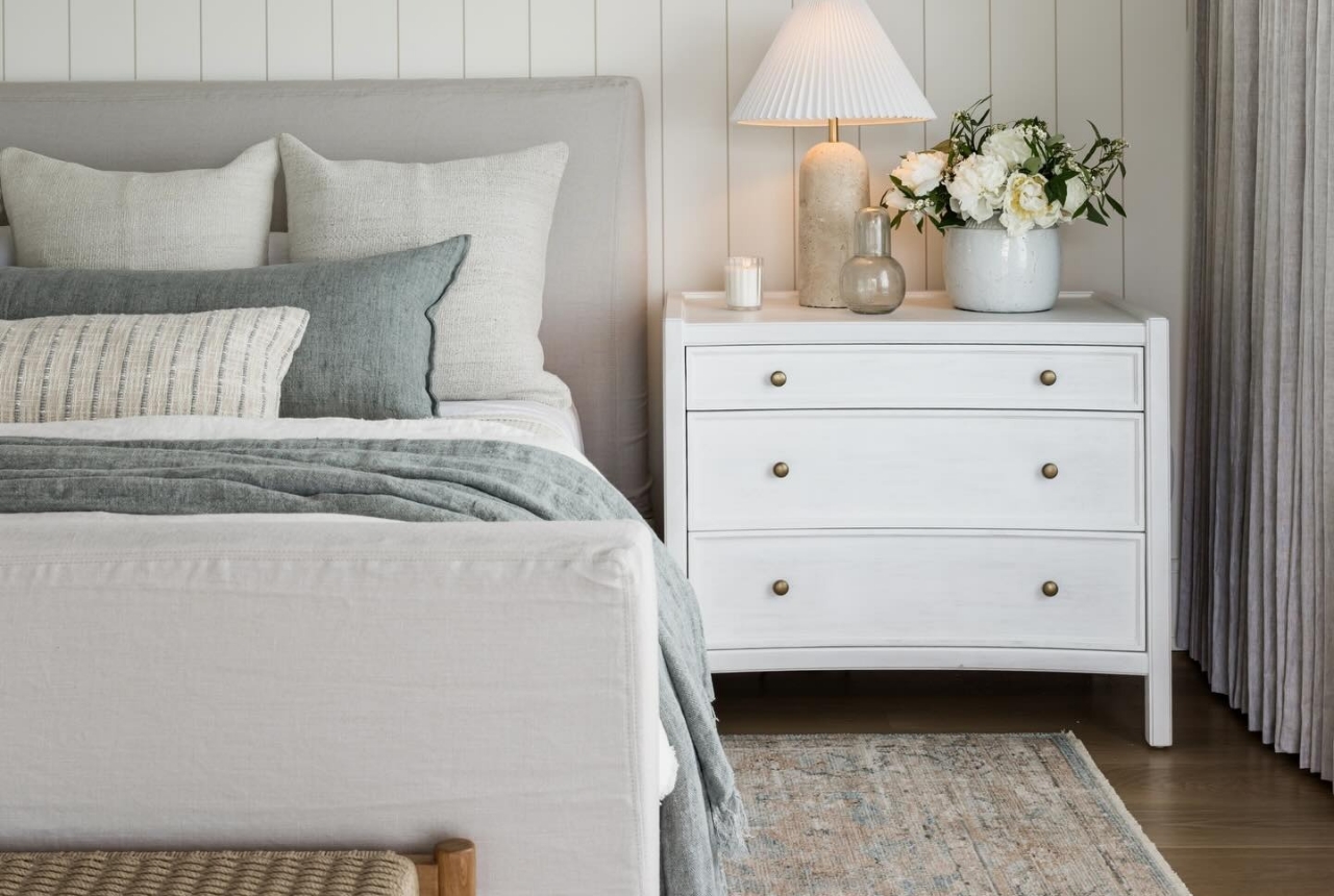 You are currently viewing Neutral Coastal Bedroom Ideas for a Serene Look Under $250