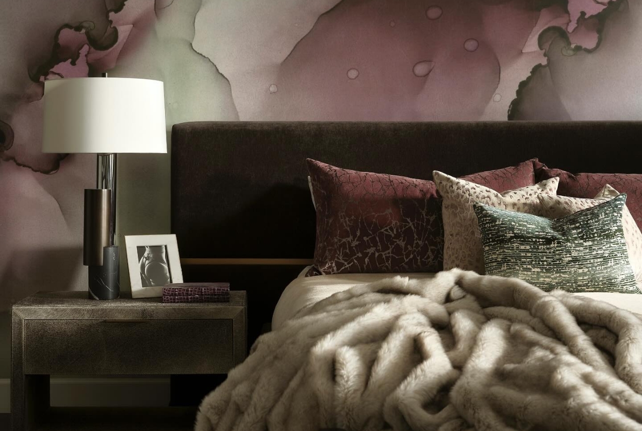 You are currently viewing Romantic Moody Bedroom Ideas for Women Who Love Soft Lighting, Earthy Colors, and Calm Spaces