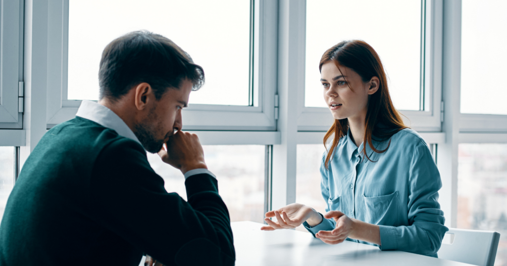 You are currently viewing 10 Phrases Classy People Use to Disagree Without Causing a Scene, According to Psychology