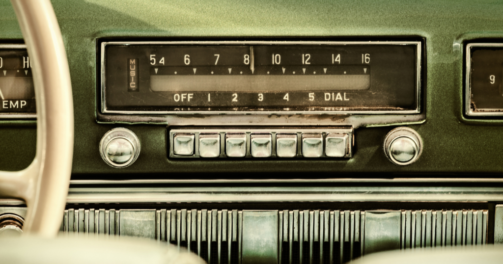 You are currently viewing 8 Odd Habits From the 80s That Actually Made Life Easier