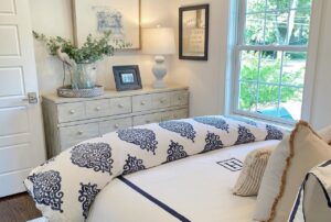 Read more about the article How to Decorate the Wall Opposite Your Bed Without Spending a Fortune