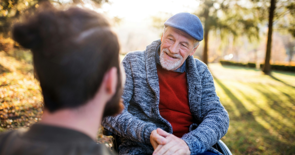 You are currently viewing Psychology says people who make friends easily in their 60s always have these 9 unique qualities