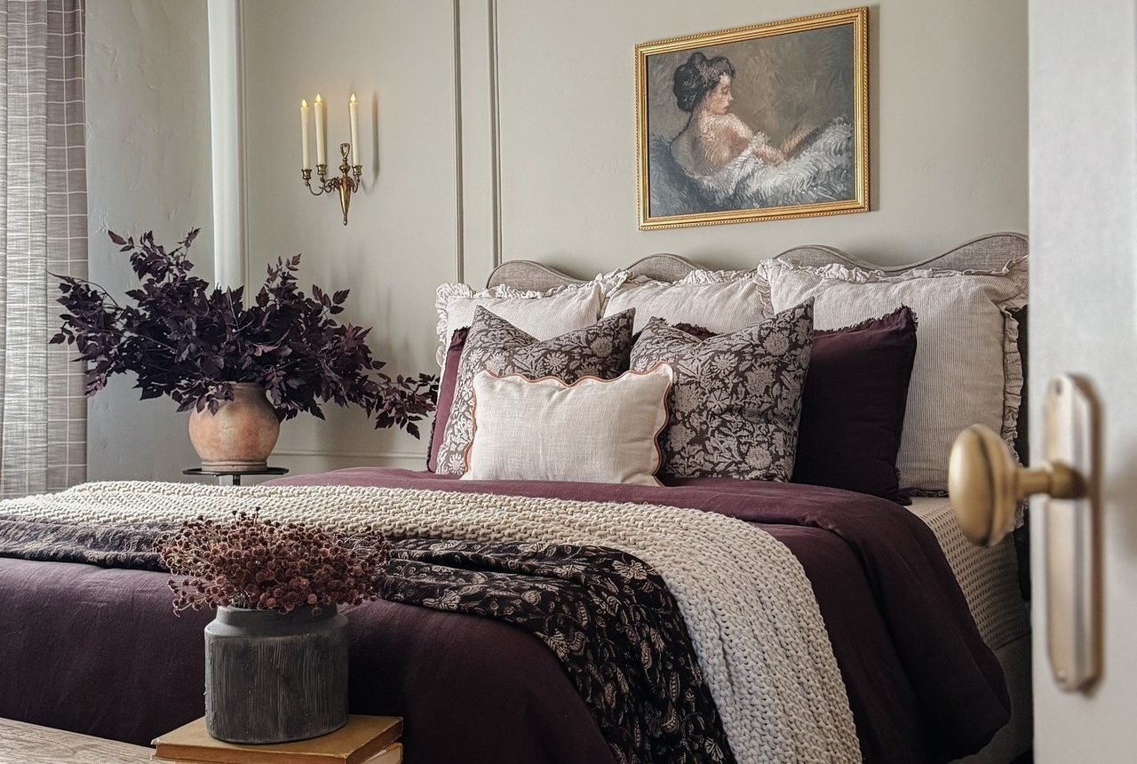 You are currently viewing Romantic Dark Feminine Bedroom Ideas Under $100