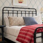 Vintage Coastal Bedroom Wallpaper Ideas on a Budget That Still Look Timeless