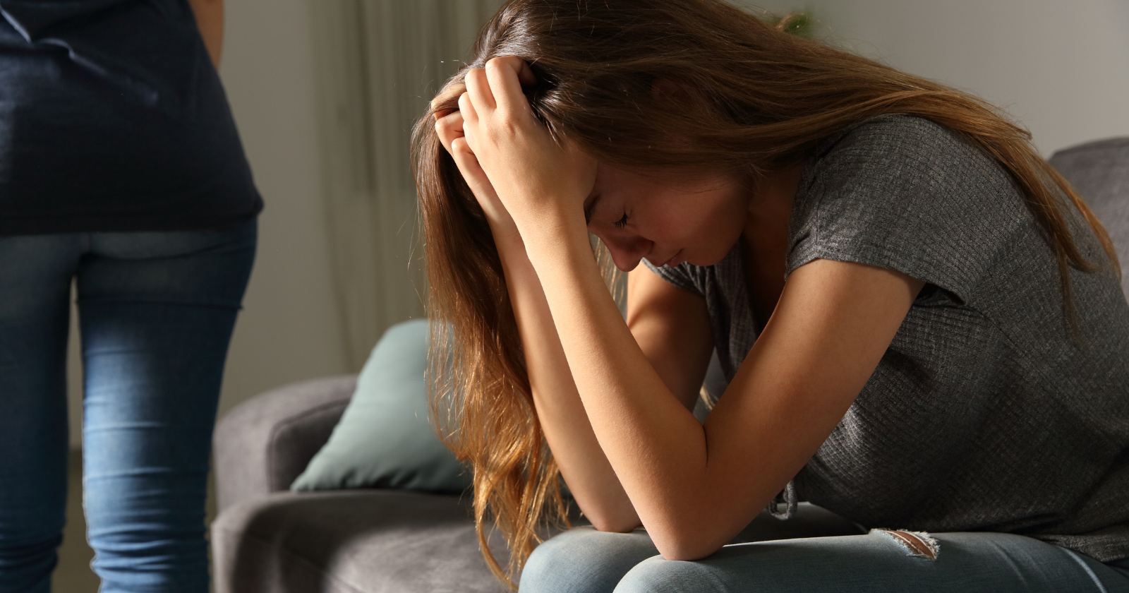 You are currently viewing 7 Habits That Make Life Feel Heavier Than It Needs to Be (And What to Do Instead)