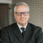 8 Things People With Strong Self-Respect Stop Doing in Their 40s and 50s, Because They Finally Realize It’s Not Worth the Cost