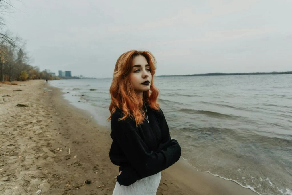 You are currently viewing 7 Small Daily Habits That Quietly Build the Kind of Resilience Most People Don’t Notice Until They Need It