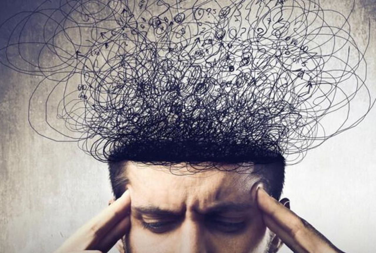 You are currently viewing 10 “Normal” Behaviors That Are Actually Signs of Mental Struggle, According to Psychologists