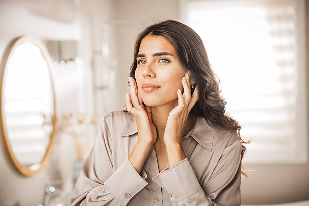 You are currently viewing Skin Aging: 8 Daily Habits That Can Help Your Skin Look Younger Naturally