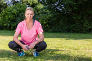 Read more about the article 7 Hobbies Women Discover in Their 60s That Completely Transform Their Retirement