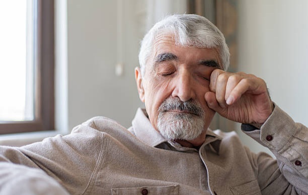 You are currently viewing 7 Powerful Signs That Reveal How Long You Might Live After 70