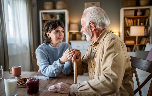 You are currently viewing 10 Powerful Phrases People Over 70 Use That Only Make Sense After Life Humbles You