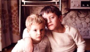 Read more about the article 10 Real-Life Experiences From the 60s and 70s That Shaped Boomers Into a Tough Generation