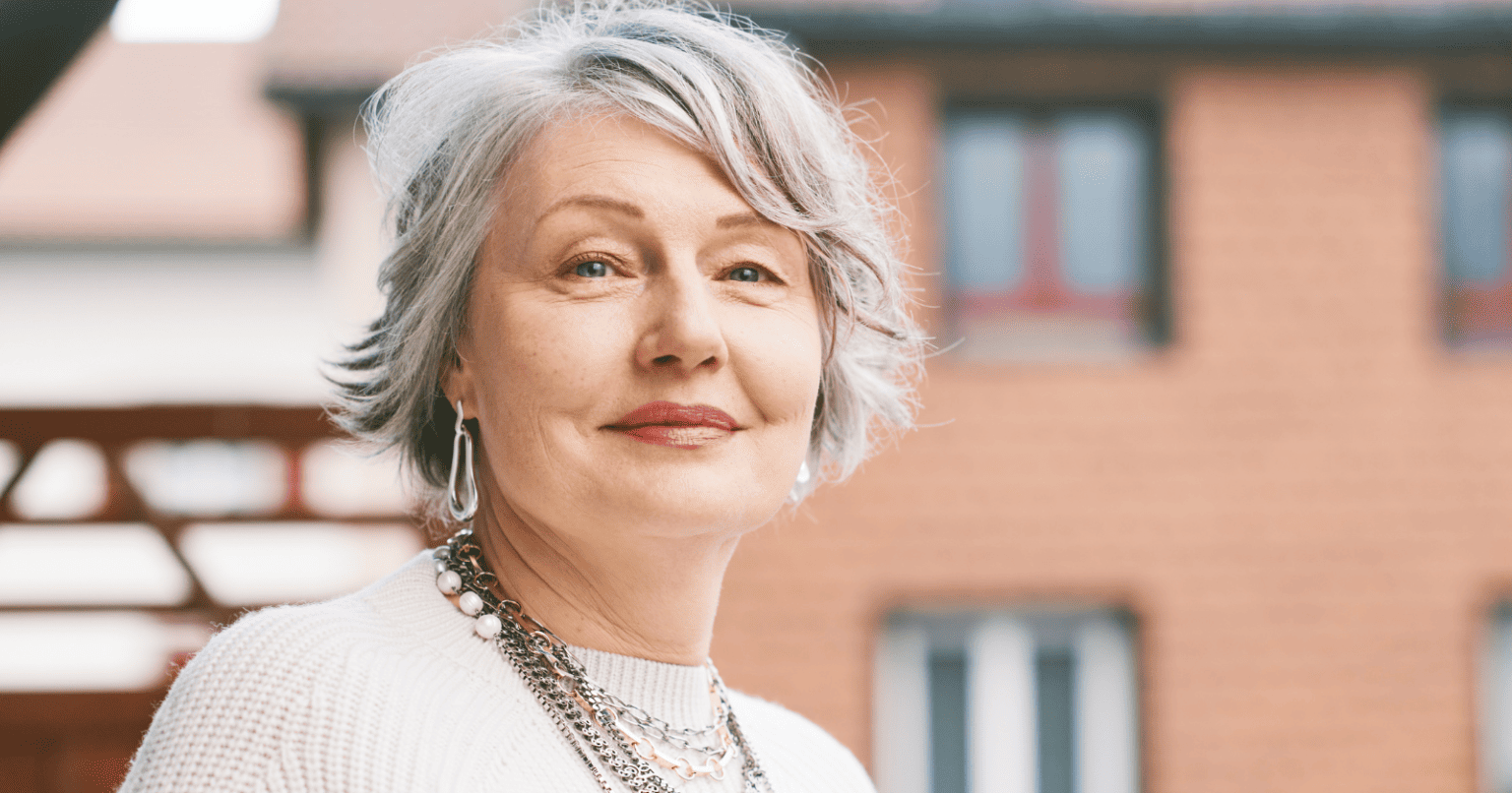 You are currently viewing 10 Small Style Changes After 60 That Make You Look Timelessly Elegant