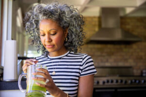 Read more about the article People Who Still Look Youthful in Their 70s Usually Stick to These 6 Morning Habits