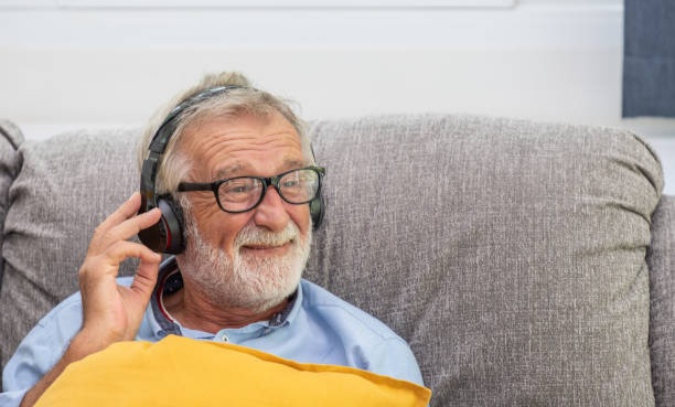 You are currently viewing These 8 Forgotten Songs From the ’60s Instantly Take Boomers Back to Simpler Times