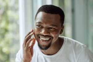 Read more about the article 12 Simple Habits That Will Help You Look 10 Years Younger