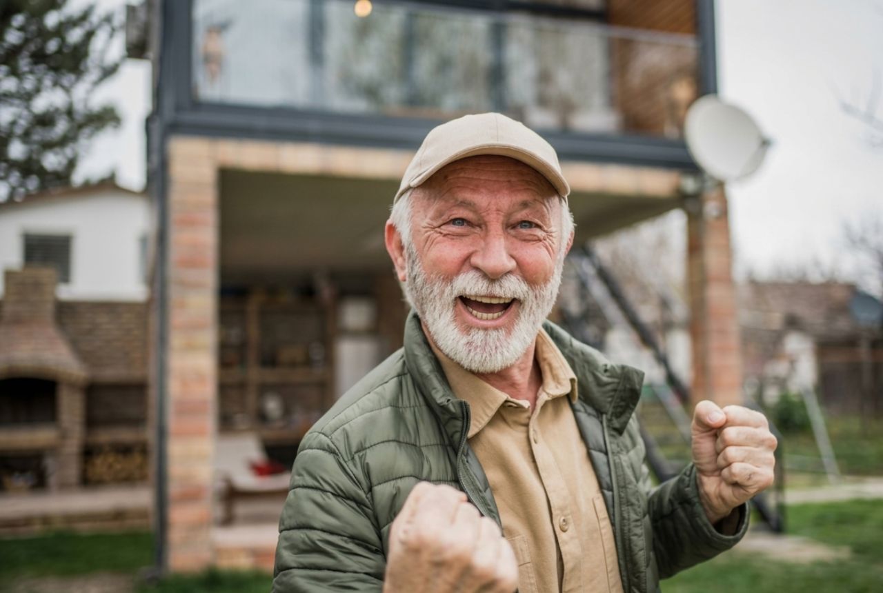 You are currently viewing 8 Things Happy People Over 70 Do Every Day to Stay Active, Positive, and Young