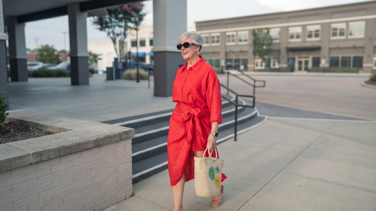 You are currently viewing 7 Fashion Mistakes That Instantly Make You Look Older After 50