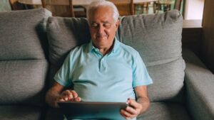 Read more about the article 7 Reasons Staying Home More After 70 Helps You Live a Longer