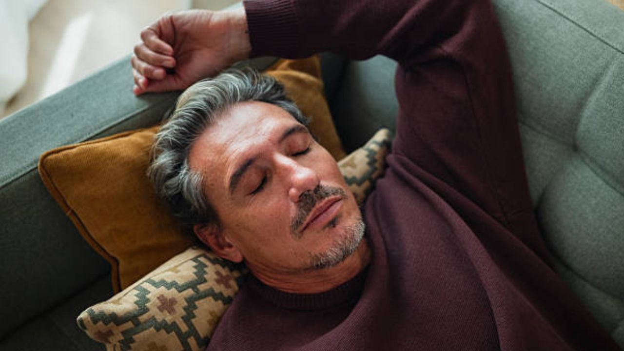 You are currently viewing 4 Things Men Over 50 Quietly Stop Believing In After Life Teaches Them a Hard Lesson
