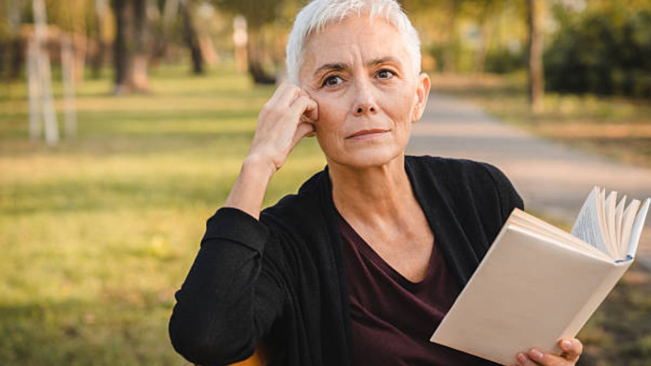 You are currently viewing Retire Peacefully: 8 Toxic People to Avoid After 60 Before They Ruin Your Peace